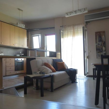 Modern Apartment, 5΄ Walk From Central Metro Station Athens Ngoại thất bức ảnh