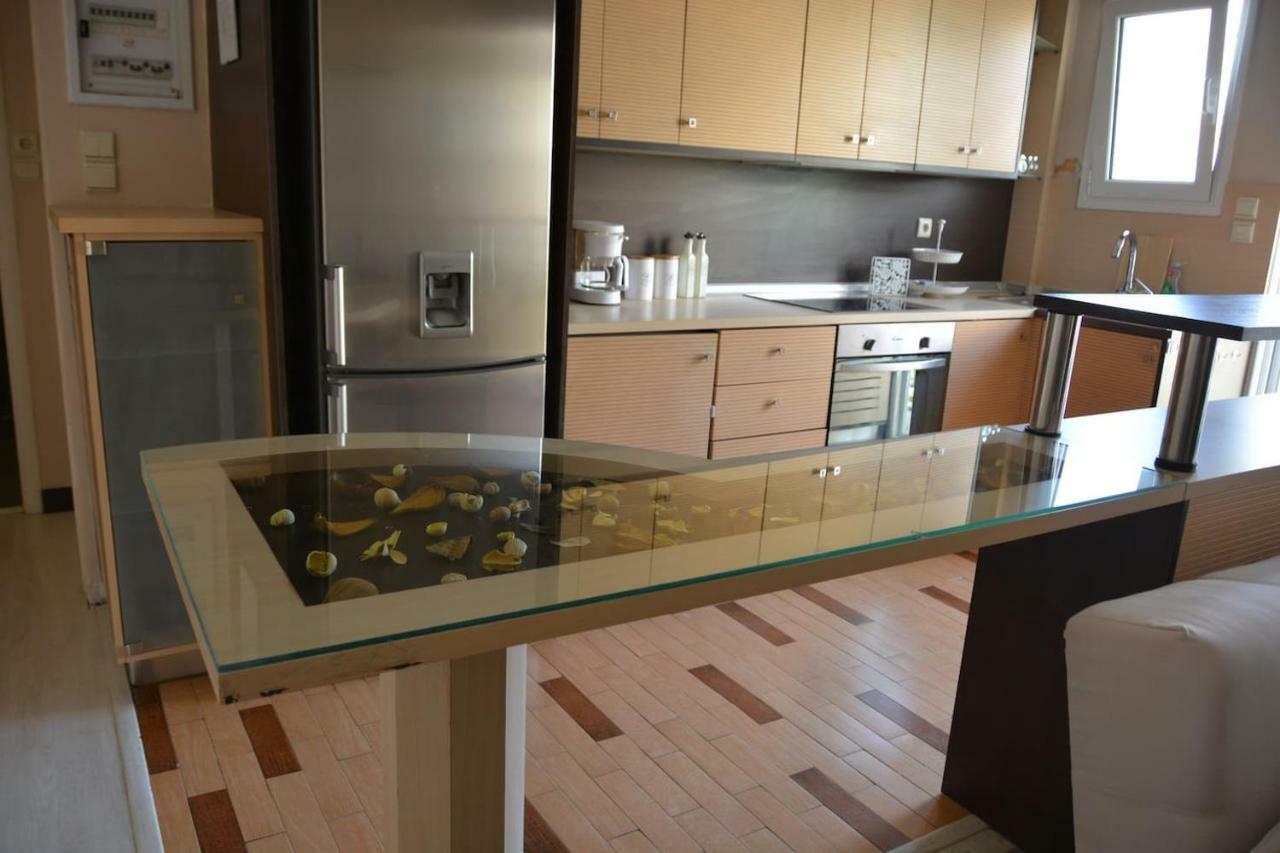 Modern Apartment, 5΄ Walk From Central Metro Station Athens Ngoại thất bức ảnh