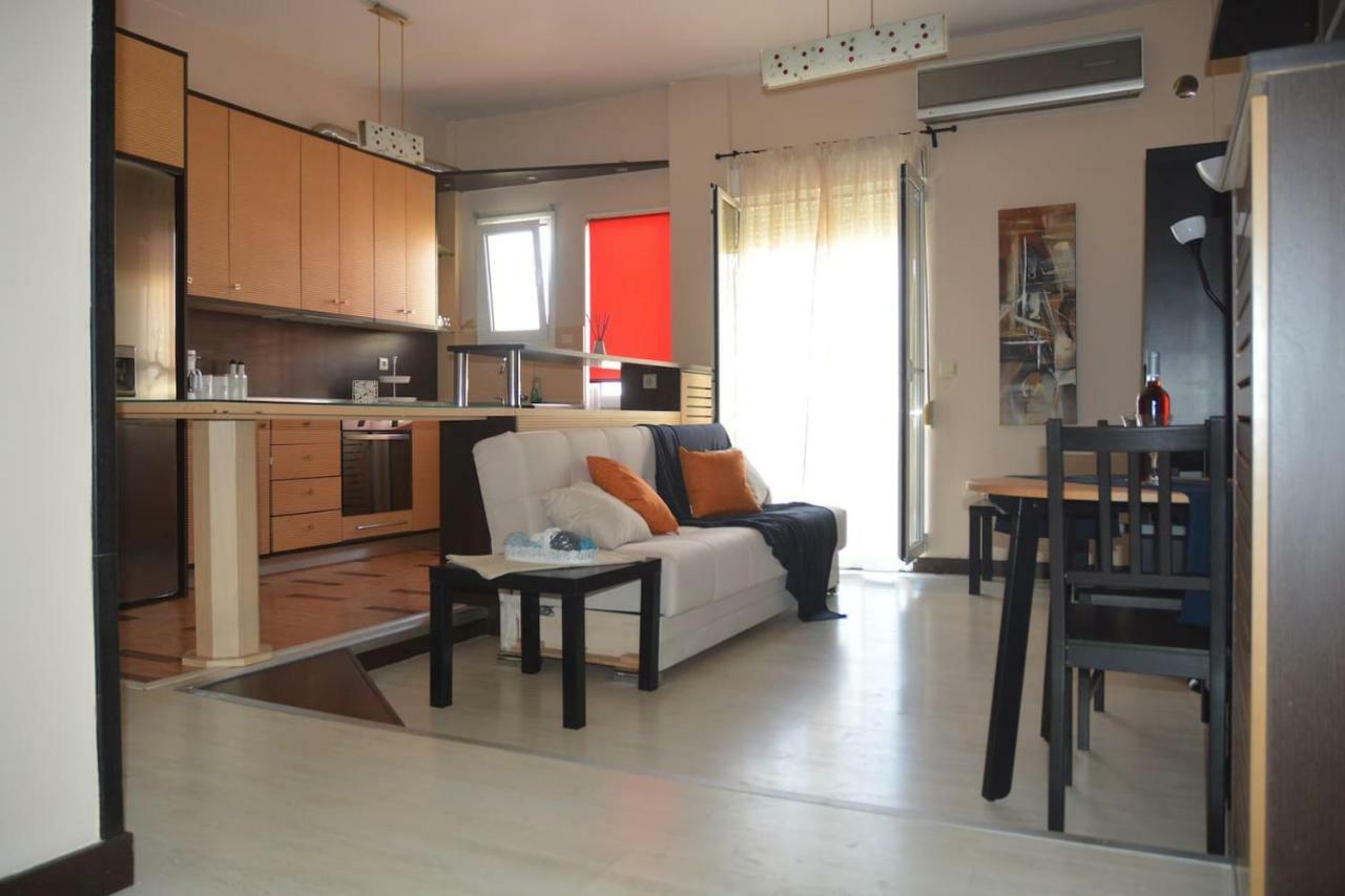 Modern Apartment, 5΄ Walk From Central Metro Station Athens Ngoại thất bức ảnh